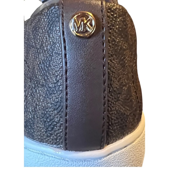 Michael Kors Womens Brown Monogram Logo Low Top Sneakers Shoes 8.5M 001201 - Picture 9 of 16